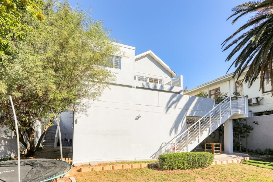 4 Bedroom Property for Sale in Oranjezicht Western Cape